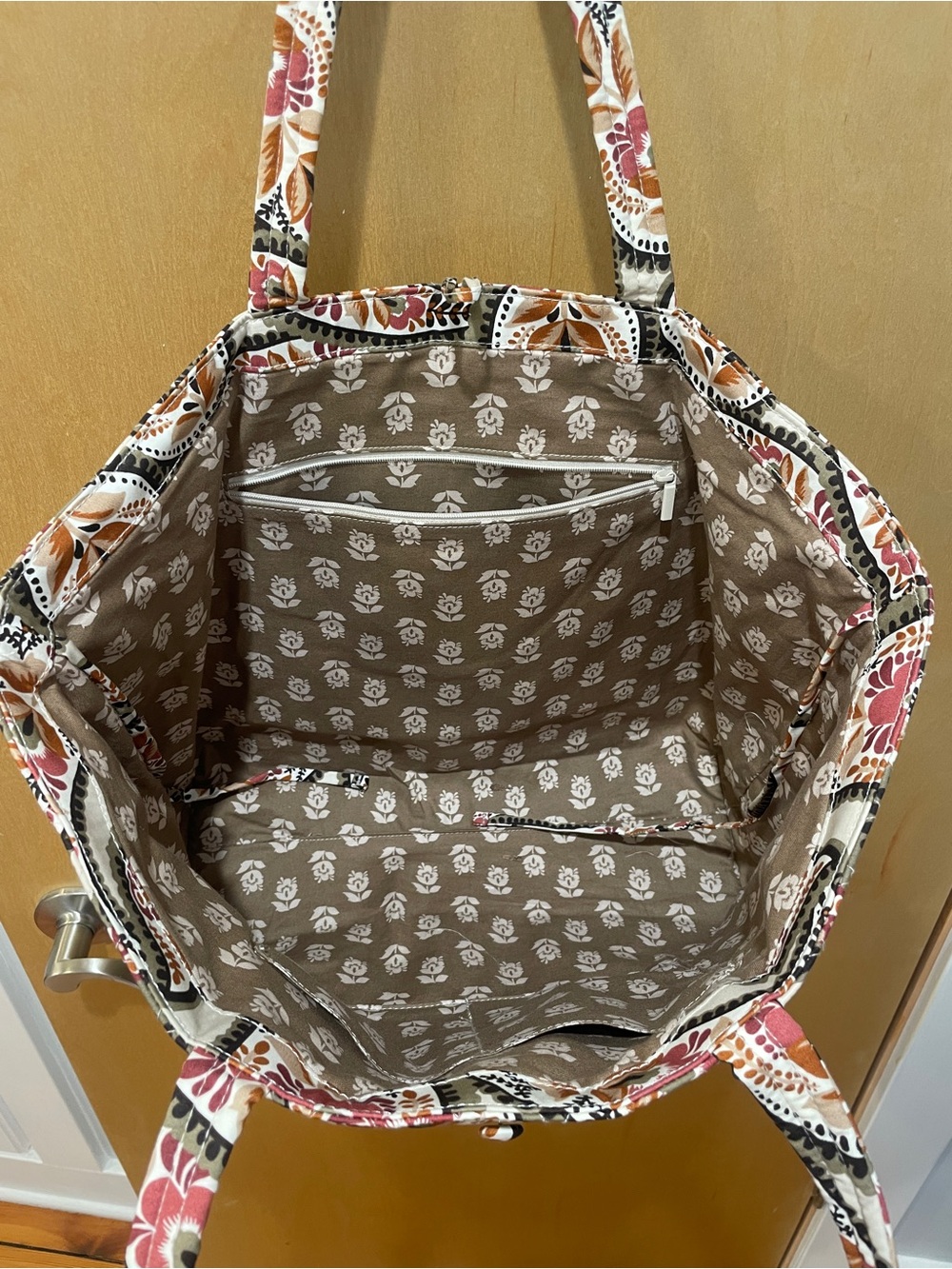 Vera Bradley Hathaway Tote Bag
Blooming Paisley NWOT - Picture 4 of 8